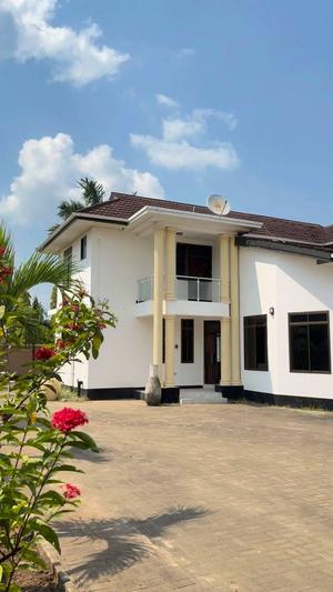 Nyumba ya vyumba vinne inapangishwa Mbezi Beach, Dar Es Salaam Nyumba ya vyumba vinne inapangishwa Mbezi Beach, Dar Es Salaam