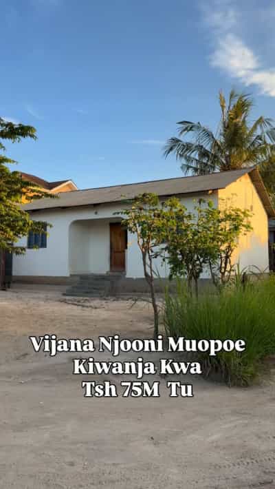 Nyumba ya vyumba vitatu inauzwa Tegeta Namanga, Dar Es Salaam (460 sqm)