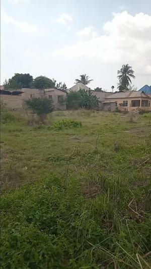 Kiwanja kinauzwa Bunju B, Dar Es Salaam (700 sqm)