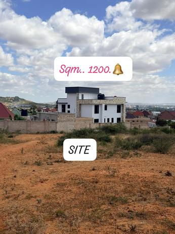 Kiwanja kinauzwa Makulu Osterbay, Dodoma sqm 1200