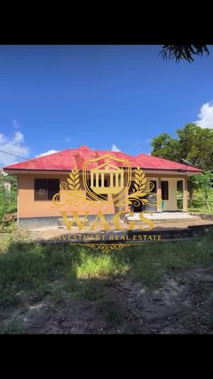 Nyumba ya vyumba viwili inauzwa Mbezi Beach Makonde, Dar Es Salaam (350 sqm) Nyumba ya vyumba viwili inauzwa Mbezi Beach Makonde, Dar Es Salaam (350 sqm)