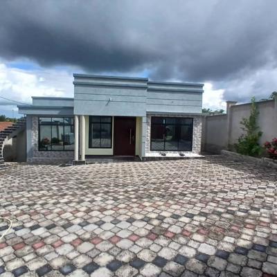 Nyumba ya vyumba vitatu inauzwa Kiluvya, Pwani (600 sqm)