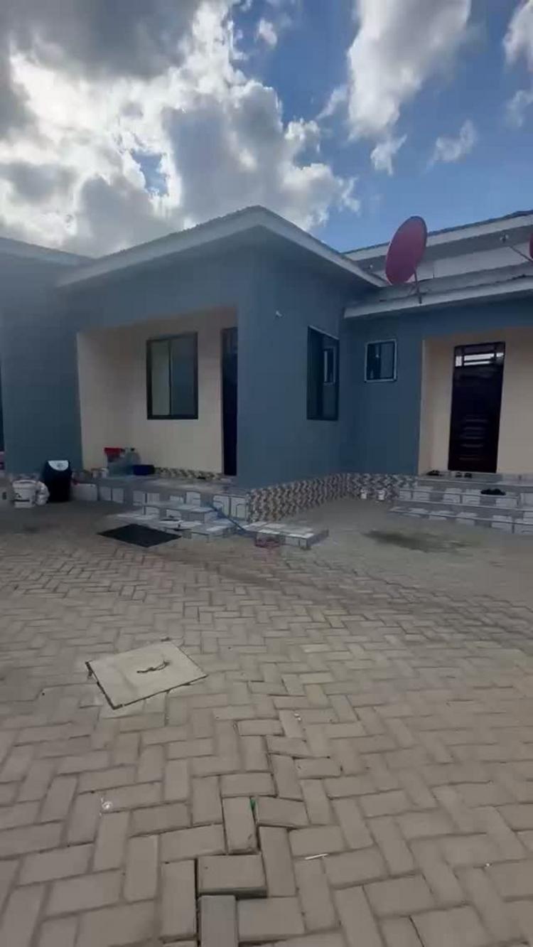 media -1 media -1