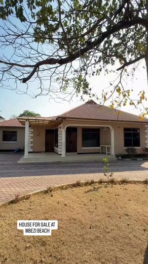 Nyumba ya vyumba vinne inauzwa Mbezi Beach, Dar Es Salaam Nyumba ya vyumba vinne inauzwa Mbezi Beach, Dar Es Salaam