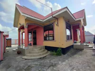 Nyumba ya vyumba vitatu inauzwa Kivule, Msongola, Dar Es Salaam (480 sqm)