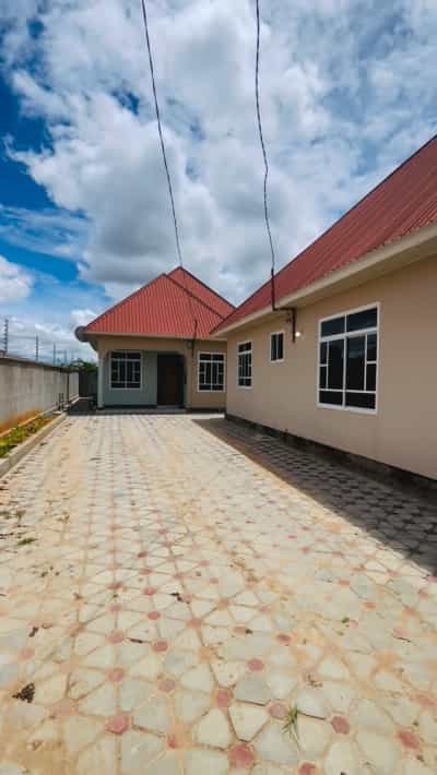 Nyumba ya vyumba vitatu inapangishwa Ilazo, Dodoma Nyumba ya vyumba vitatu inapangishwa Ilazo, Dodoma