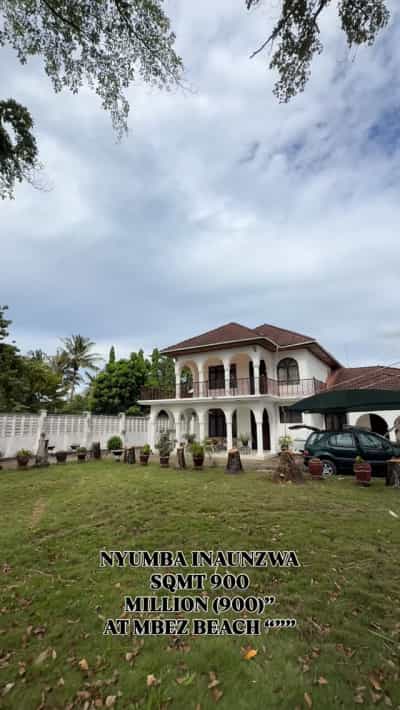 Nyumba ya vyumba vitano inauzwa Mbezi Beach, Dar Es Salaam (900 sqm)
