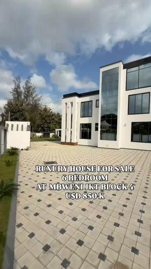 Nyumba ya vyumba 6 inauzwa Mbweni JKT Block 4, Dar Es Salaam (1300 sqm)
