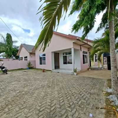 Nyumba ya vyumba vitatu inapangishwa Madale Center, Dar Es Salaam