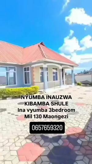 Nyumba ya vyumba vitatu inauzwa Kibamba Shule, Dar Es Salaam (600 sqm)