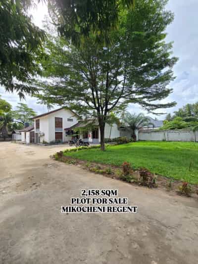 Kiwanja kinauzwa Mikocheni Regent, Dar Es Salaam (2158 sqm)