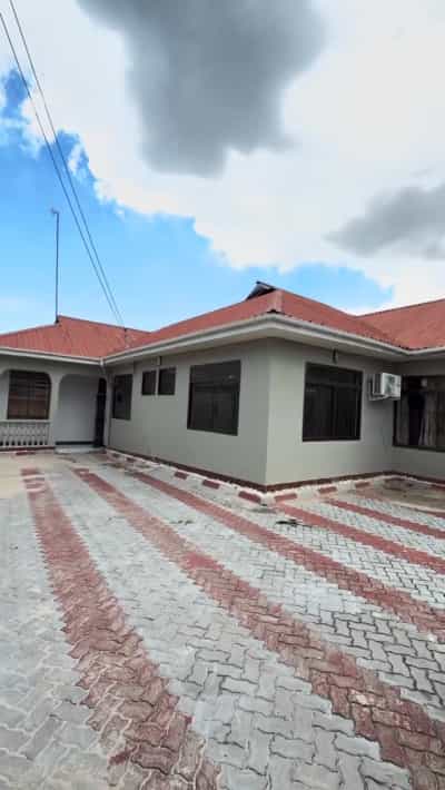 3 Bedrooms House for Rent in Mbezi Beach Jogoo, Dar Es Salaam