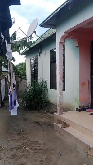 Nyumba ya vyumba vitatu inauzwa Chanika Center, Dar Es Salaam Nyumba ya vyumba vitatu inauzwa Chanika Center, Dar Es Salaam