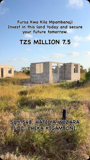 Kiwanja kinauzwa Cheka Kigamboni, Dar Es Salaam (548 sqm) Kiwanja kinauzwa Cheka Kigamboni, Dar Es Salaam (548 sqm)