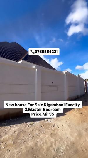 Nyumba ya vyumba vitatu inauzwa Kigamboni Fani City, Dar Es Salaam Nyumba ya vyumba vitatu inauzwa Kigamboni Fani City, Dar Es Salaam
