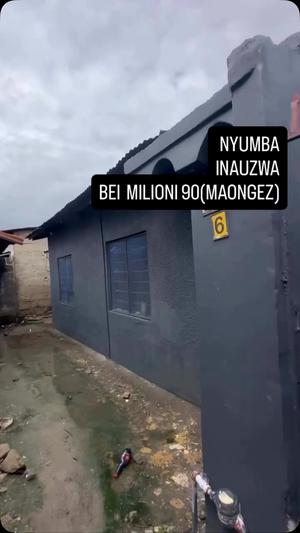 Nyumba inauzwa Sinza, Dar Es Salaam (200 sqm) Nyumba inauzwa Sinza, Dar Es Salaam (200 sqm)