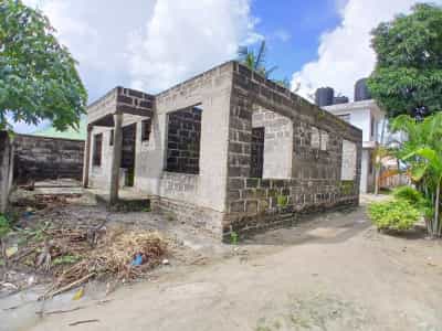 Kiwanja kinauzwa Kinyerezi, Dar Es Salaam (300 sqm)