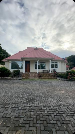 Nyumba (Furnished) ya vyumba vitatu inapangishwa Salasala, Dar Es Salaam