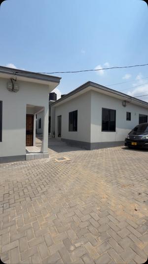 Apartment ya vyumba viwili inapangishwa Makongo, Dar Es Salaam Apartment ya vyumba viwili inapangishwa Makongo, Dar Es Salaam