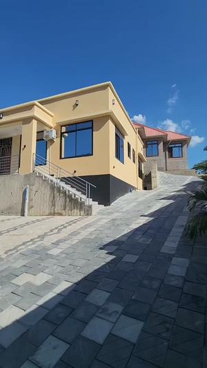 Apartment ya vyumba viwili inapangishwa Mbezi Msigani, Dar Es Salaam Apartment ya vyumba viwili inapangishwa Mbezi Msigani, Dar Es Salaam