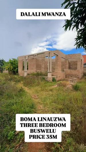 Nyumba ya vyumba vitatu inauzwa Buswelu, Mwanza (450 sqm)