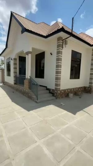 Nyumba ya vyumba viwili inapangishwa Mlimwa C