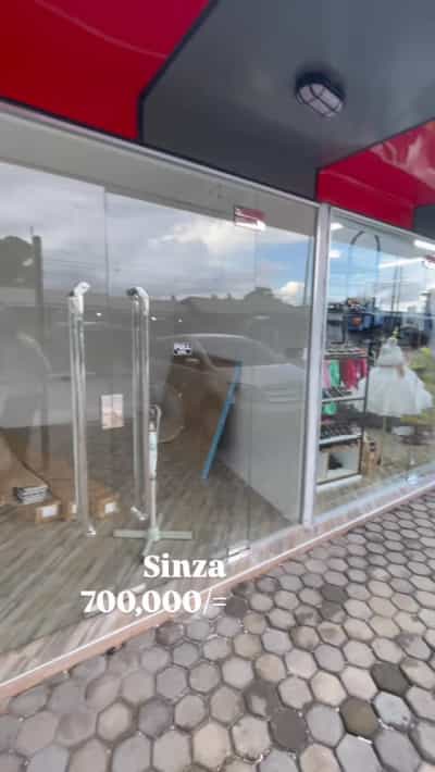 Duka linapangishwa Sinza, Dar Es Salaam