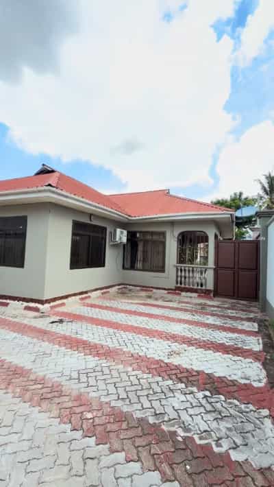 3 Bedrooms House for Rent in Mbezi Beach Jogoo, Dar Es Salaam