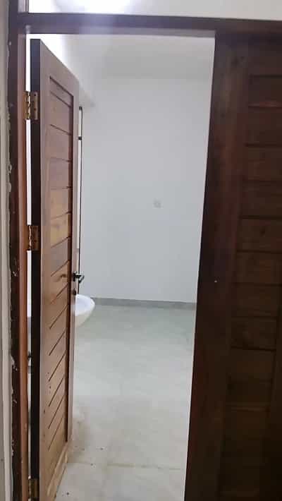 Apartment ya vyumba vitatu inapangishwa Kariakoo Faru, Dar Es Salaam