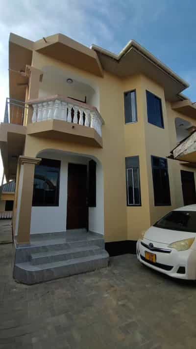 Apartment ya vyumba vinne inapangishwa Kinondoni, Dar Es Salaam