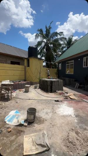 Nyumba ya vyumba vinne inapangishwa Kisiwani, Dar Es Salaam Nyumba ya vyumba vinne inapangishwa Kisiwani, Dar Es Salaam