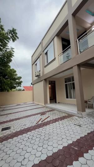 Nyumba/Apartment ya vyumba vitatu inapangishwa Kinondoni Kwa Pinda, Dar Es Salaam