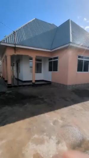 Nyumba ya vyumba vitatu inauzwa Bunju-B Darajani, Dar Es Salaam (500 sqm)