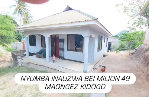Nyumba ya vyumba vitatu inauzwa Mbezi Malamba, Dar Es Salaam (400 sqm) Nyumba ya vyumba vitatu inauzwa Mbezi Malamba, Dar Es Salaam (400 sqm)