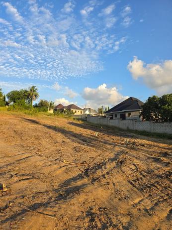 Viwanja vinauzwa Madale Kwa Kawawa, Dar Es Salaam (400 sqm)