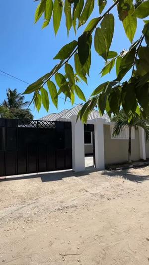 Nyumba ya vyumba vitatu inapangishwa Ununio Beach, Dar Es Salaam Nyumba ya vyumba vitatu inapangishwa Ununio Beach, Dar Es Salaam