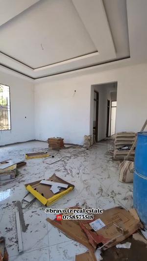 Nyumba ya vyumba vitatu inapangishwa Kijichi Mgeni Nani, Dar Es Salaam Nyumba ya vyumba vitatu inapangishwa Kijichi Mgeni Nani, Dar Es Salaam