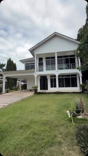 Nyumba ya vyumba vitatu inauzwa Mbezi Beach, Dar Es Salaam (950 sqm) Nyumba ya vyumba vitatu inauzwa Mbezi Beach, Dar Es Salaam (950 sqm)