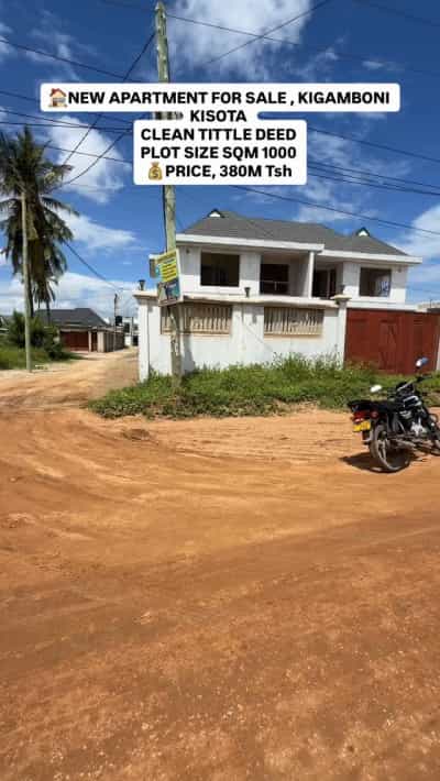 Apartment ya vyumba vinne inauzwa Kisota Ushuani, Dar Es Salaam (1000 sqm)