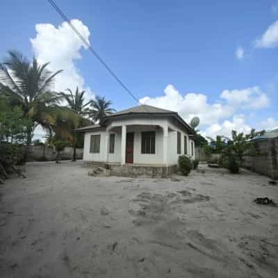 Nyumba ya vyumba vitatu inauzwa Buyuni, Dar Es Salaam (620 sqm)