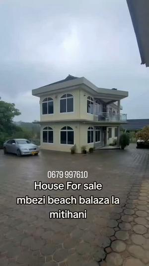 5 Bedrooms House for Sale in Mbezi Beach, Dar Es Salaam (1154 sqm) 5 Bedrooms House for Sale in Mbezi Beach, Dar Es Salaam (1154 sqm)
