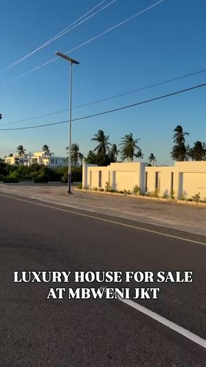 Nyumba ya vyumba vitano inauzwa Mbweni JKT, Dar Es Salaam (1300 sqm) Nyumba ya vyumba vitano inauzwa Mbweni JKT, Dar Es Salaam (1300 sqm)