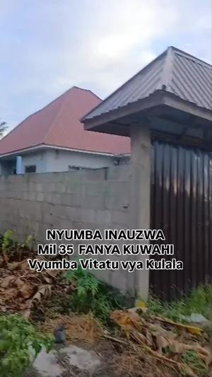 Nyumba ya vyumba vitatu inauzwa Kibaha Kwa Mathias, Pwani (400 sqm) Nyumba ya vyumba vitatu inauzwa Kibaha Kwa Mathias, Pwani (400 sqm)