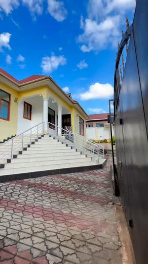 Nyumba ya vyumba vinne inauzwa Tabata Kinyerezi, Dar Es Salaam Nyumba ya vyumba vinne inauzwa Tabata Kinyerezi, Dar Es Salaam