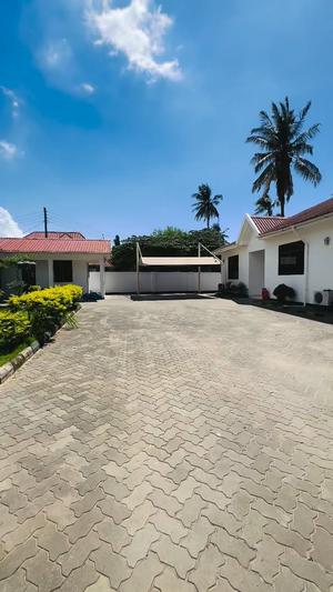 3 Bedrooms Furnished House for Rent in Mbezi Beach Makonde, Dar Es Salaam