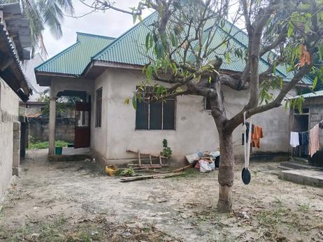 Nyumba ya vyumba vitatu inauzwa Chanika Mwisho, Dar Es Salaam (400 sqm)