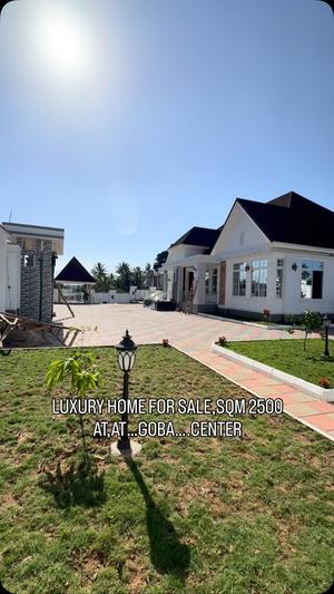 Nyumba ya vyumba 8 inauzwa Goba Center, Dar Es Salaam (2500 sqm)