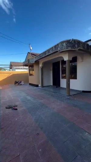 5 Bedrooms House for Rent in Kinondoni Mango Garden, Dar Es Salaam 5 Bedrooms House for Rent in Kinondoni Mango Garden, Dar Es Salaam