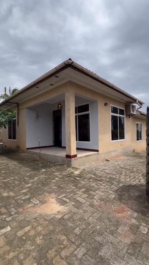 Nyumba ya vyumba vitatu inapangishwa Sala Sala Kinzudi, Dar Es Salaam