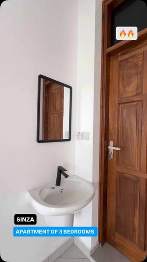 Apartment ya vyumba vitatu inapangishwa Sinza, Dar Es Salaam Apartment ya vyumba vitatu inapangishwa Sinza, Dar Es Salaam